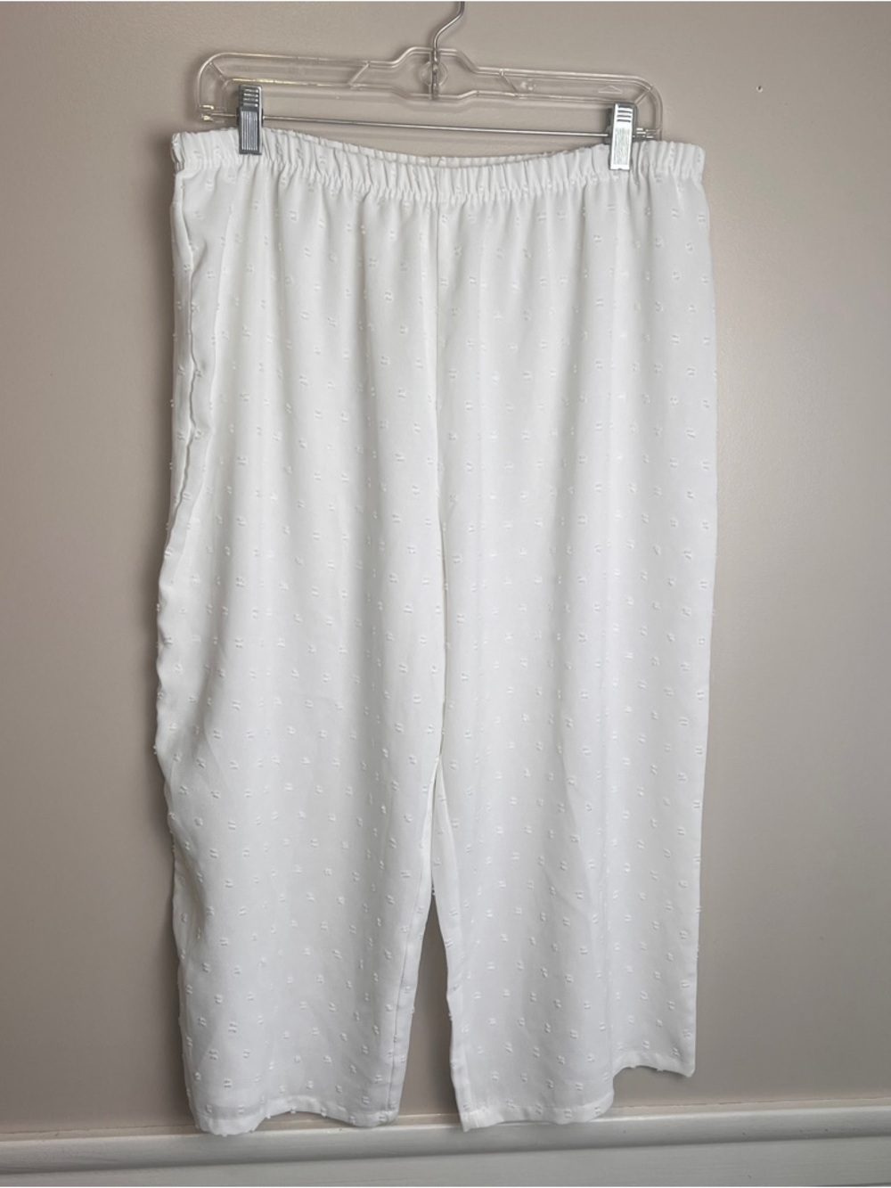 Laura Ashley Cropped Pajamas or Lounging Size XL White Soft Texture Cottagecore